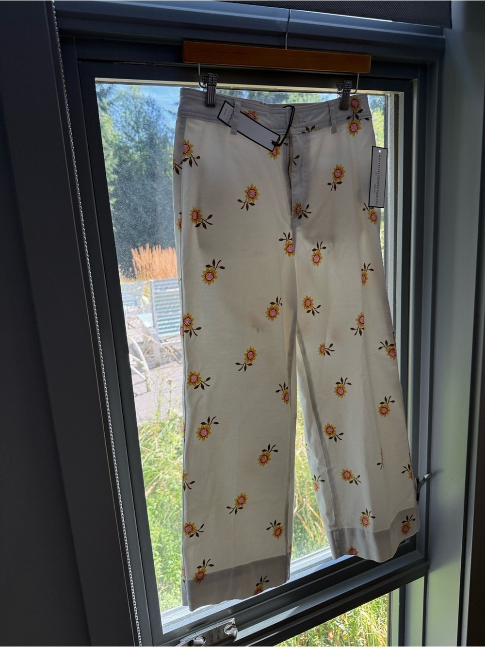 Bagatelle Collection NWT Cream/sunflower cotton twill pants size 8